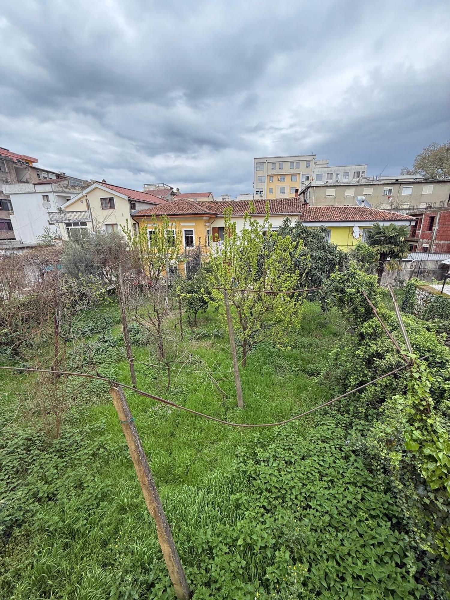 Shkodra Guest House 2 Buitenkant foto