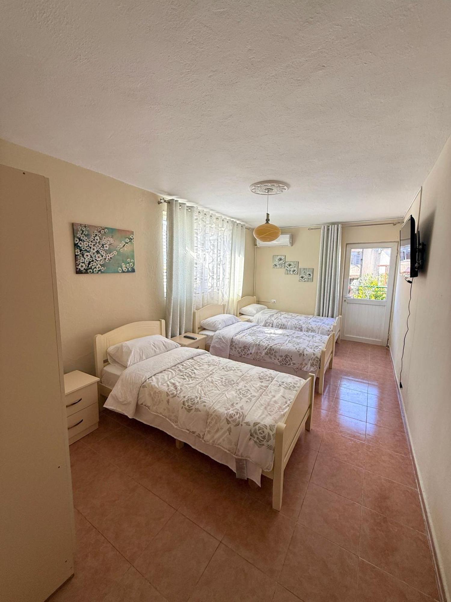 Shkodra Guest House 2 Buitenkant foto