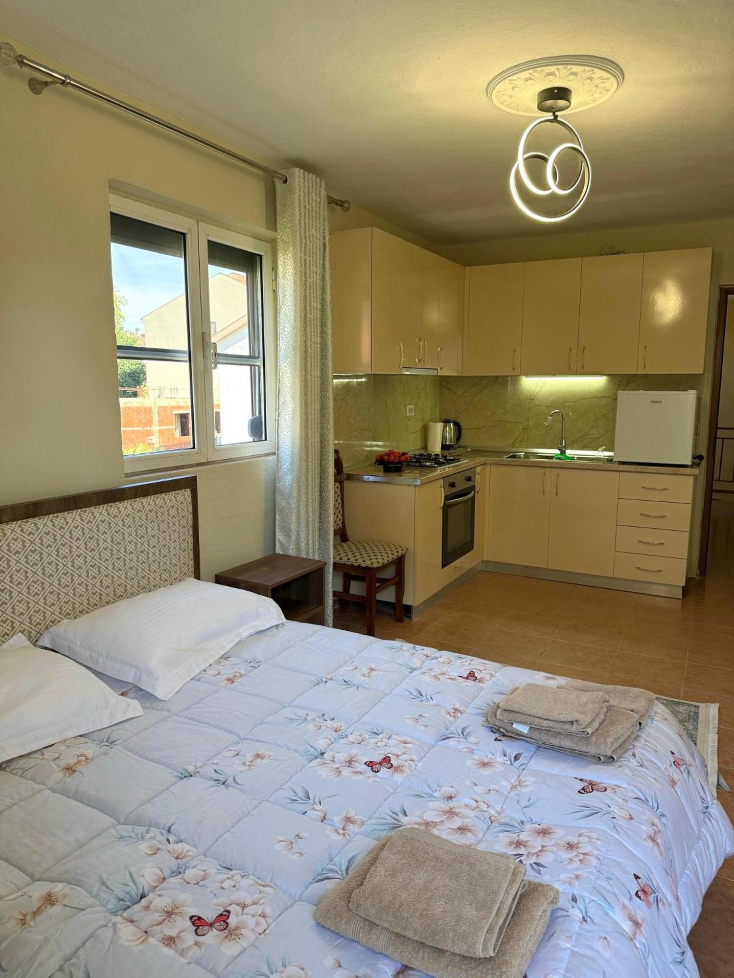 Shkodra Guest House 2 Buitenkant foto
