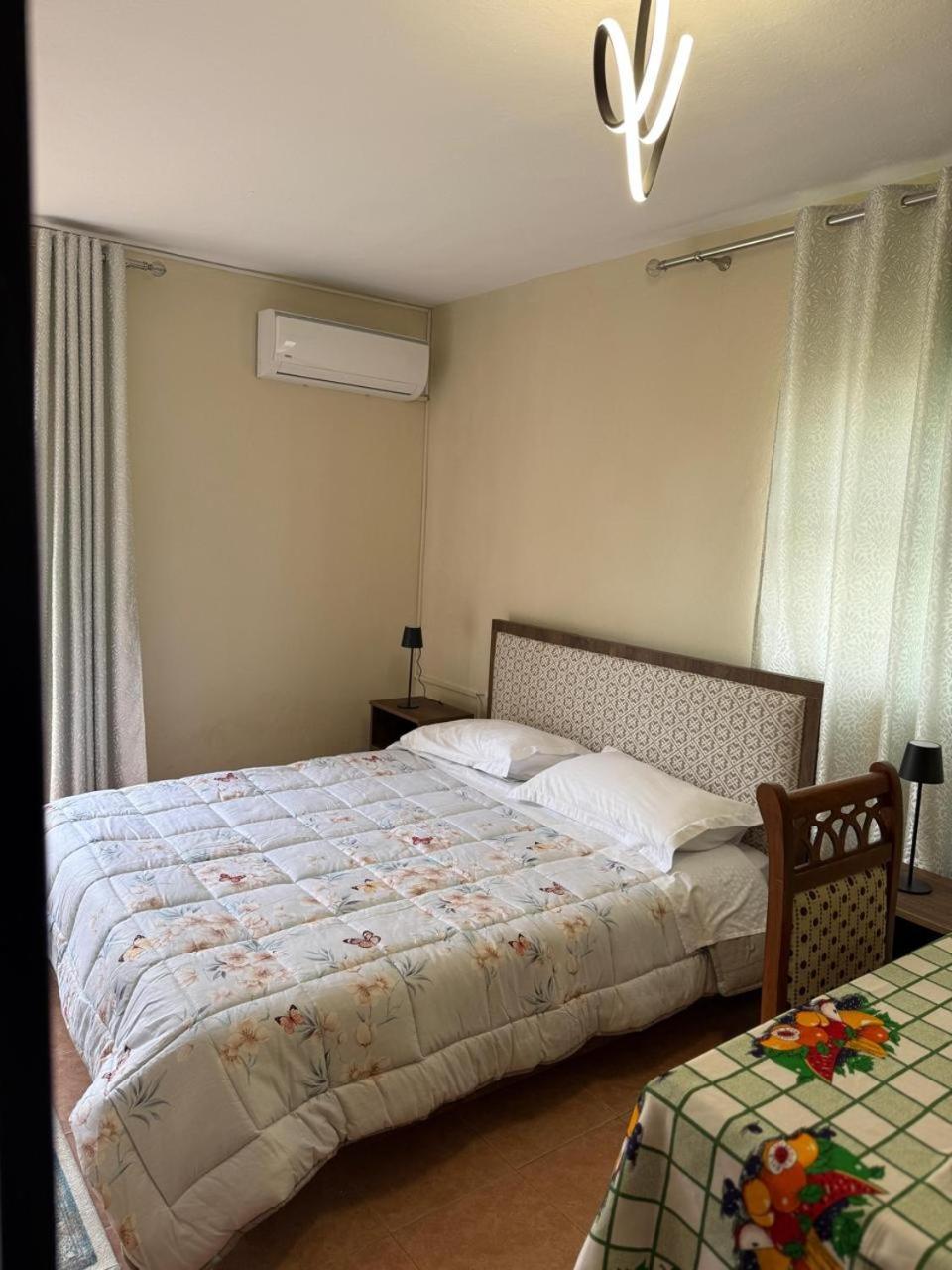 Shkodra Guest House 2 Buitenkant foto