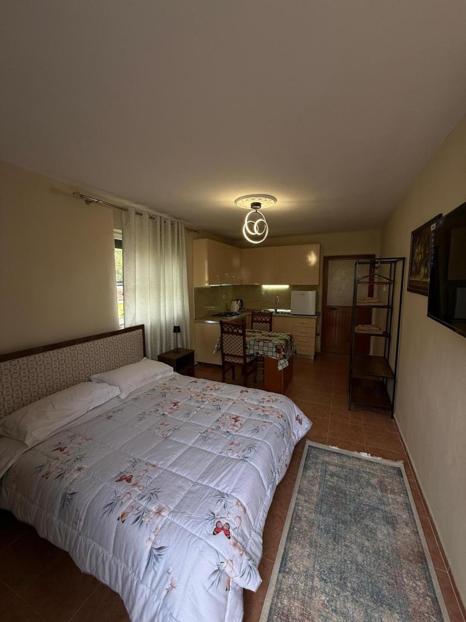 Shkodra Guest House 2 Buitenkant foto